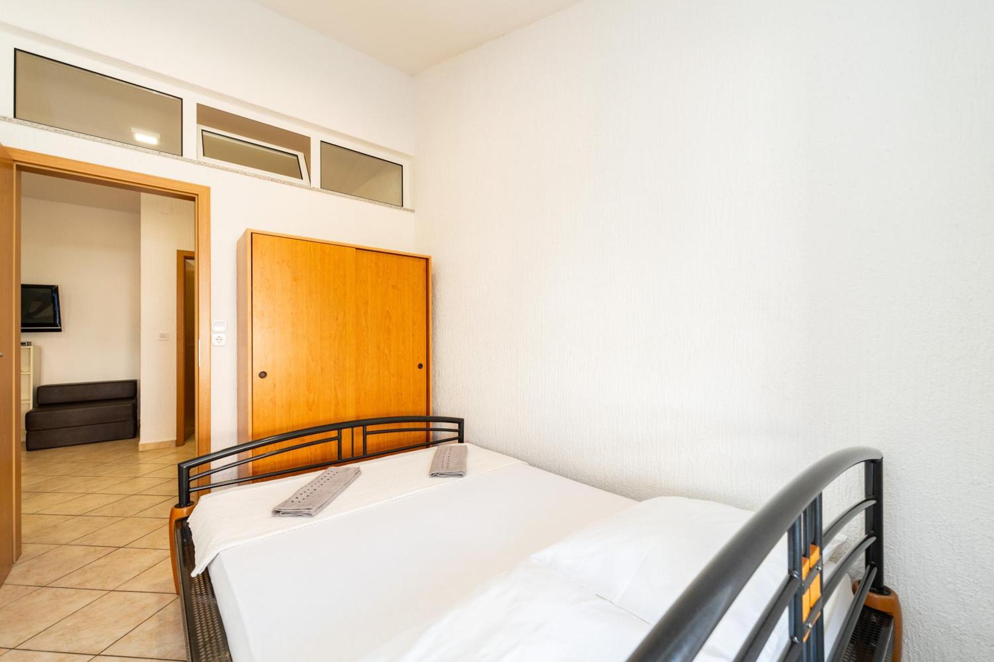 Apartments Cvetka Novalja Eksteriør bilde