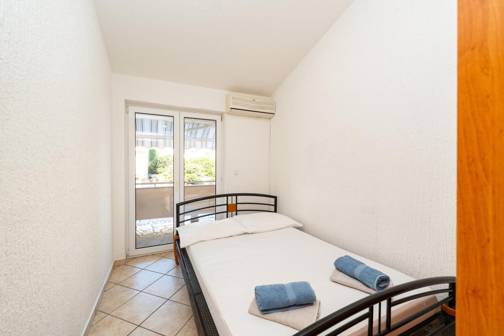 Apartments Cvetka Novalja Eksteriør bilde
