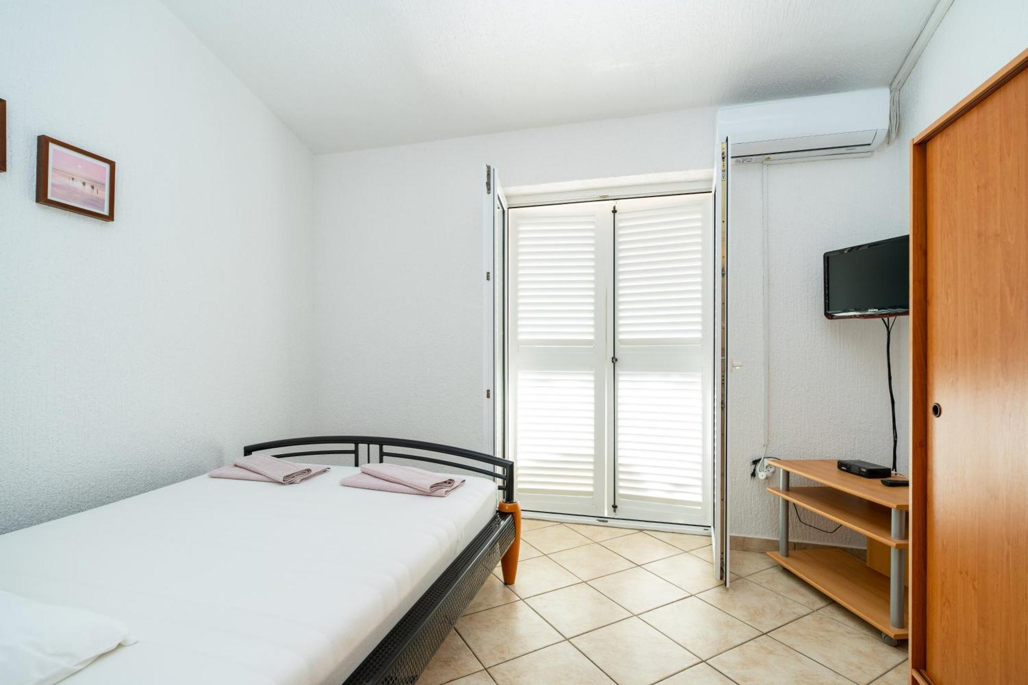 Apartments Cvetka Novalja Eksteriør bilde